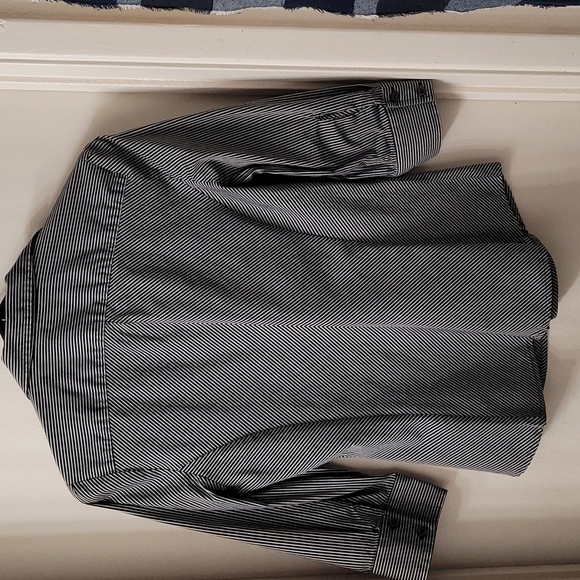 Express Design Studio Blouse - Picture 2 of 3